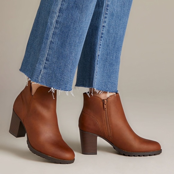 clarks verona trish leather boot